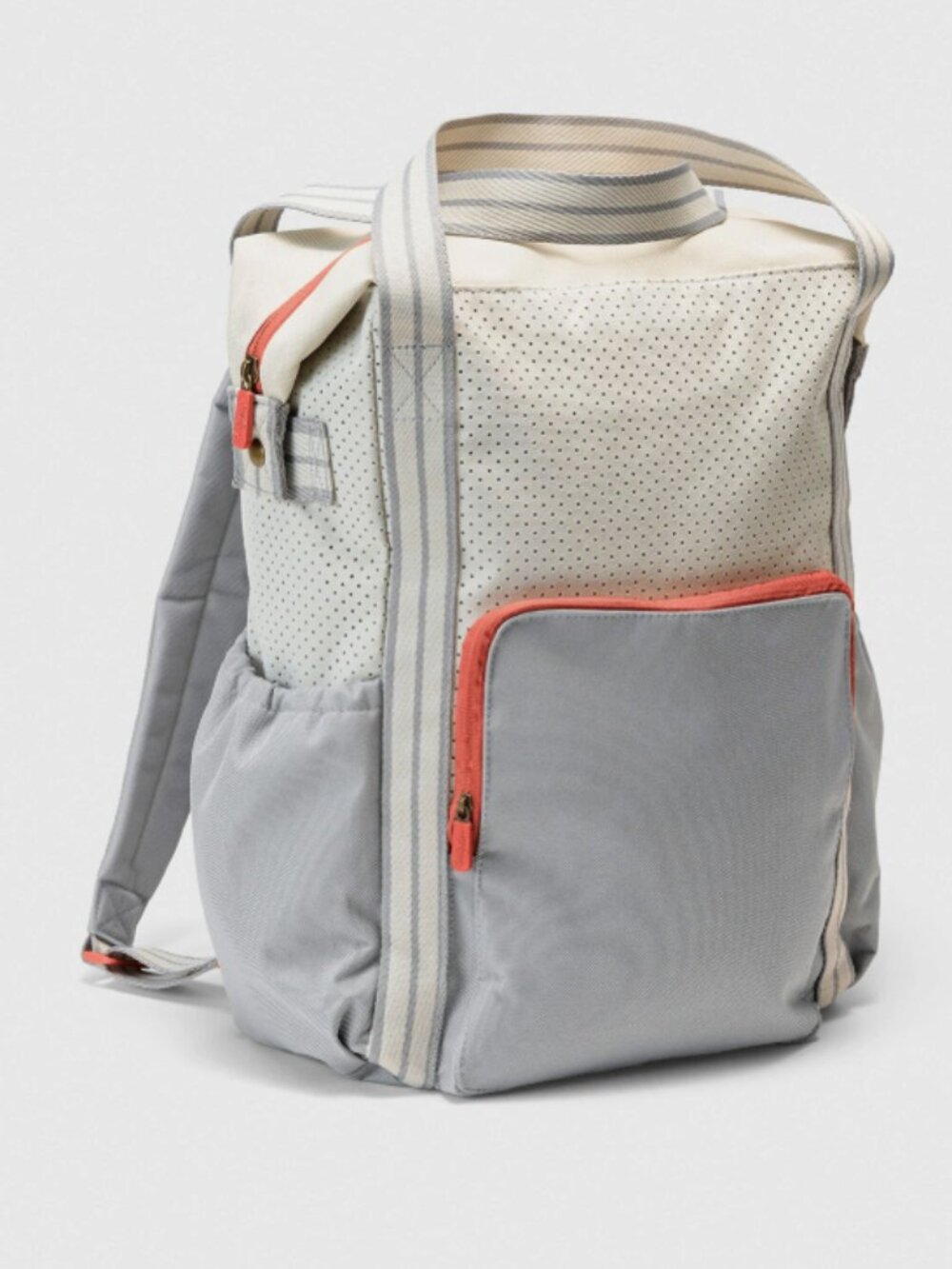 Thirty-One Day Away Backpack in Whisper Grey
